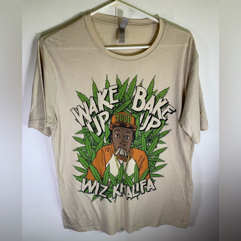 2013 wiz khalifa “wake up bake up” graphic shirt